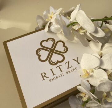 RITZY CLASSIC HANDBAG - BURGUNDY