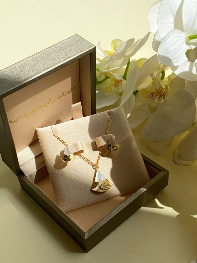 SPIRIT OF LOVE - PEARL SET