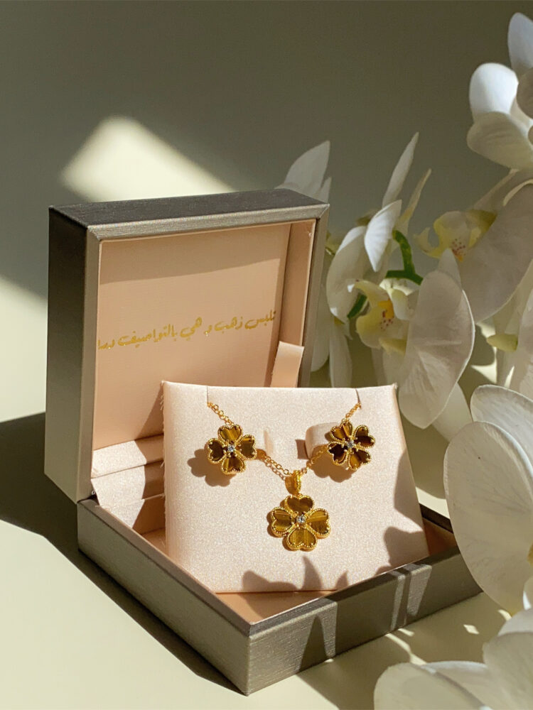 RITZY Signature - Tiger eye Necklace & earrings Set