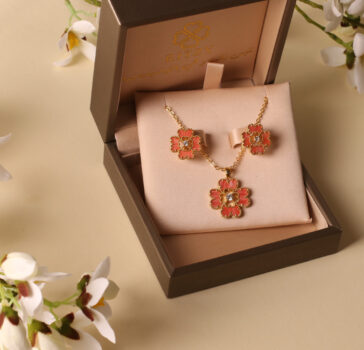 THE LOVE FLOWER - NECKLACE & EARRINGS SET - Rhodochrosite