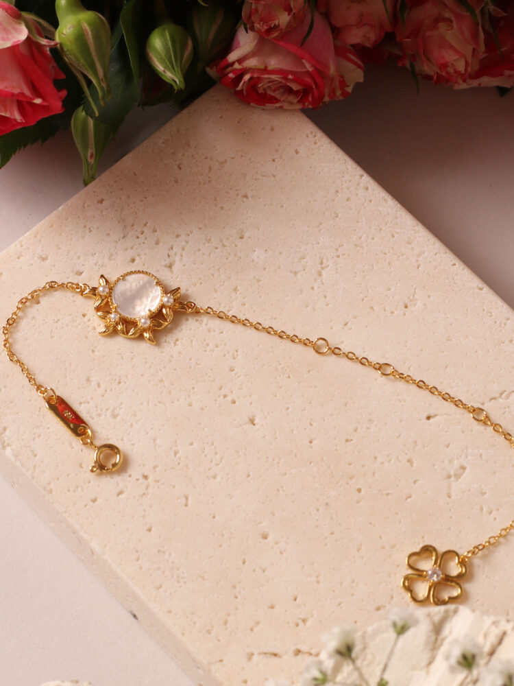 Fleur de lune - Pearl bracelet