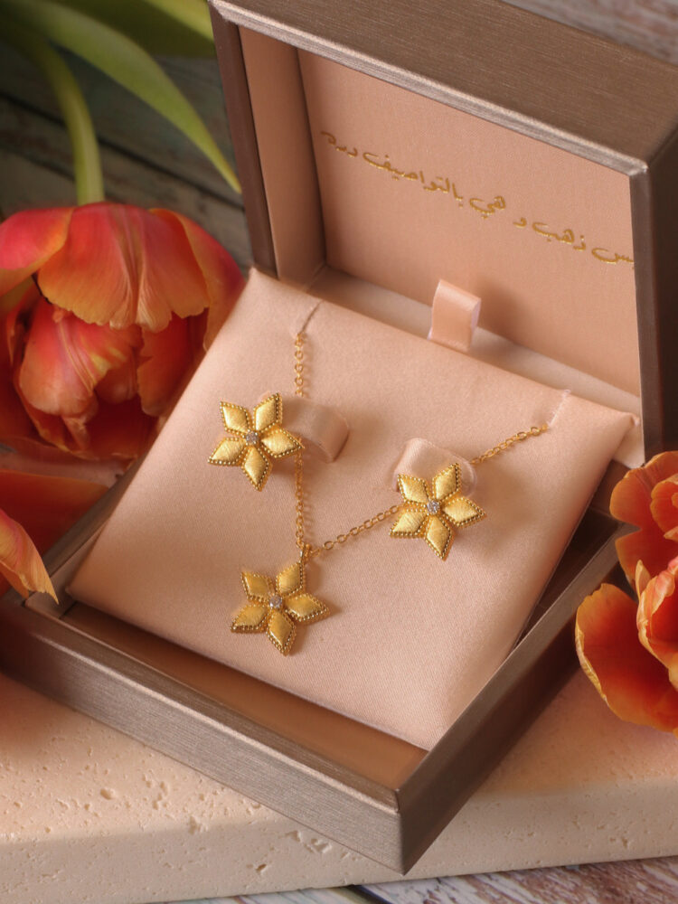 STELLA -golden  NECKLACE & EARRINGS SET