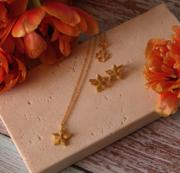 STELLA -golden  NECKLACE & EARRINGS SET