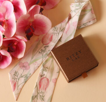 RITZY TULIP HANDBAG TWILLY SCARF