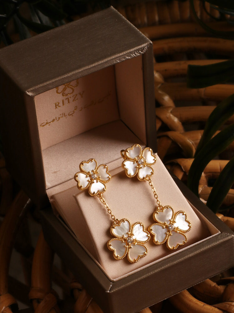 Ritzy signature - Long earrings - Pearl