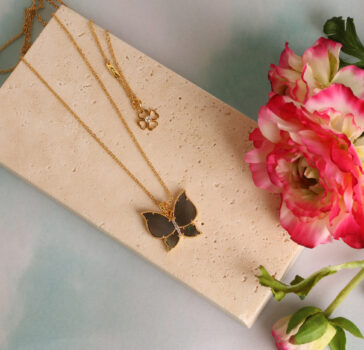 Julia - Black Mother of pearl - LONG NECKLACE