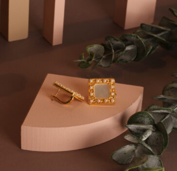 DANA - square pearl earrings