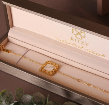 DANA - Square pearl Bracelet