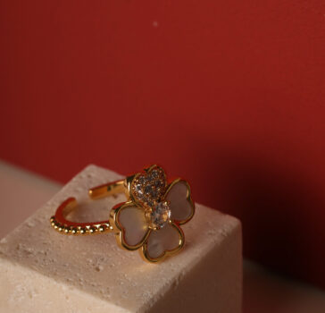 Flower of pearls- Ring