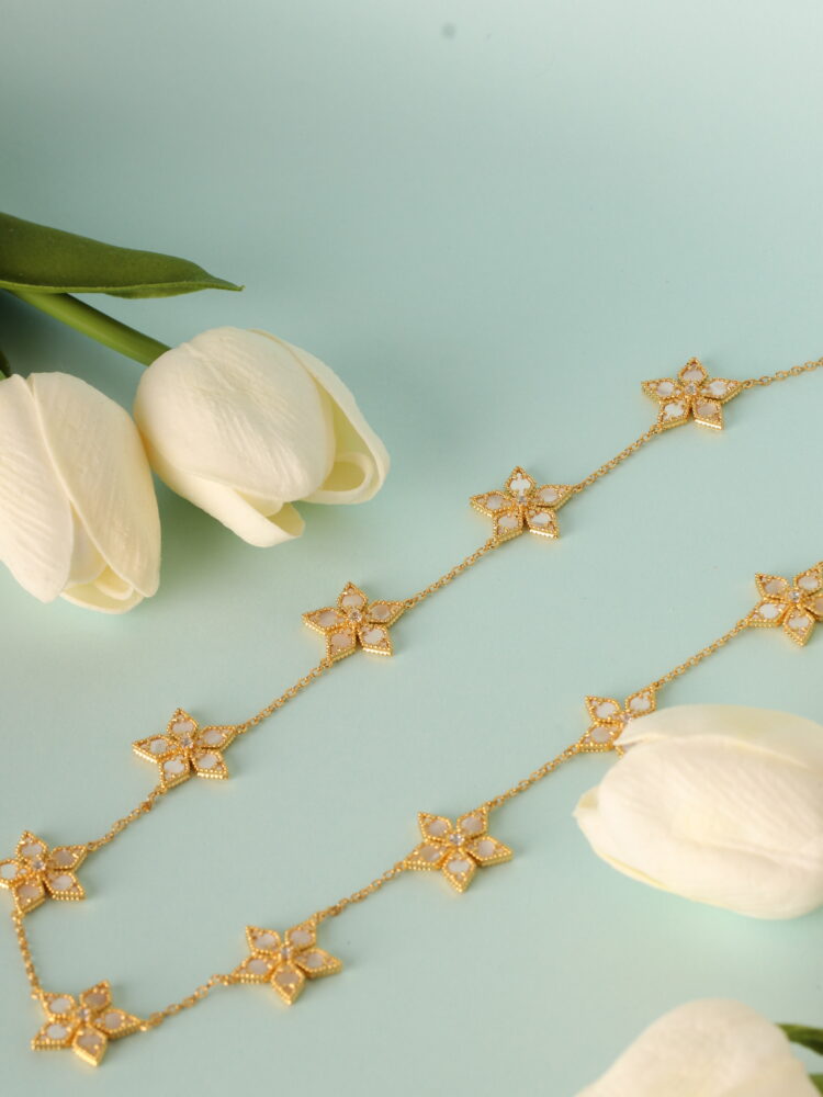 Stella - 10 flowers necklace - pearl
