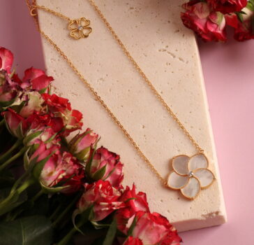 Flora - long necklace