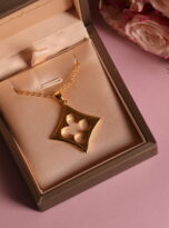 2B084579-4DA2-4493-A8E2-2C7D6EB22B74