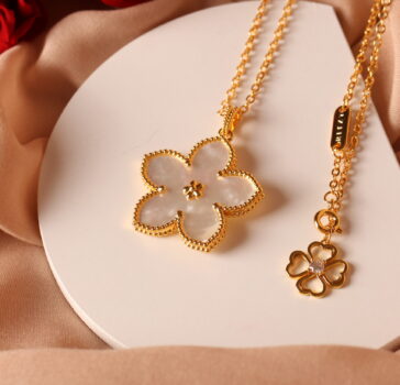 GLORY - LONG NECKLACE - PEARL