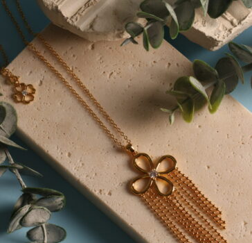 The Golden Bloom Long Necklace