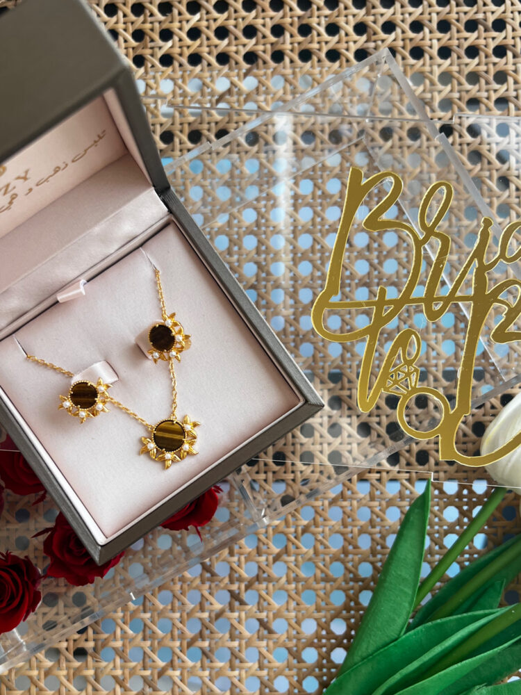 Bride to be box - fleur de lune tiger eye set