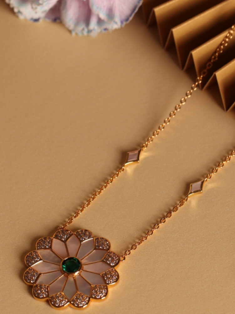 Luna - Long necklace