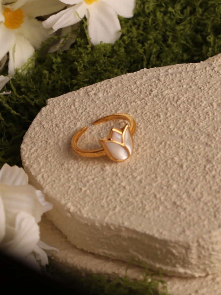 The love - single tulip Ring