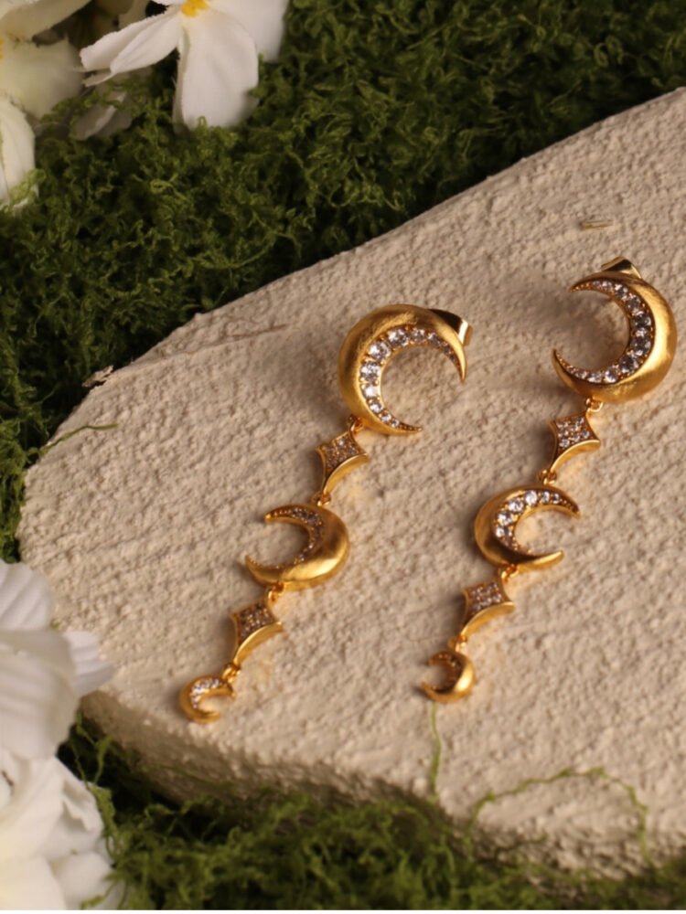 THE STAR- Long Earrings