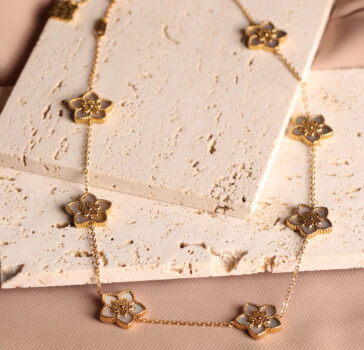 Jory - 7 flowers necklace